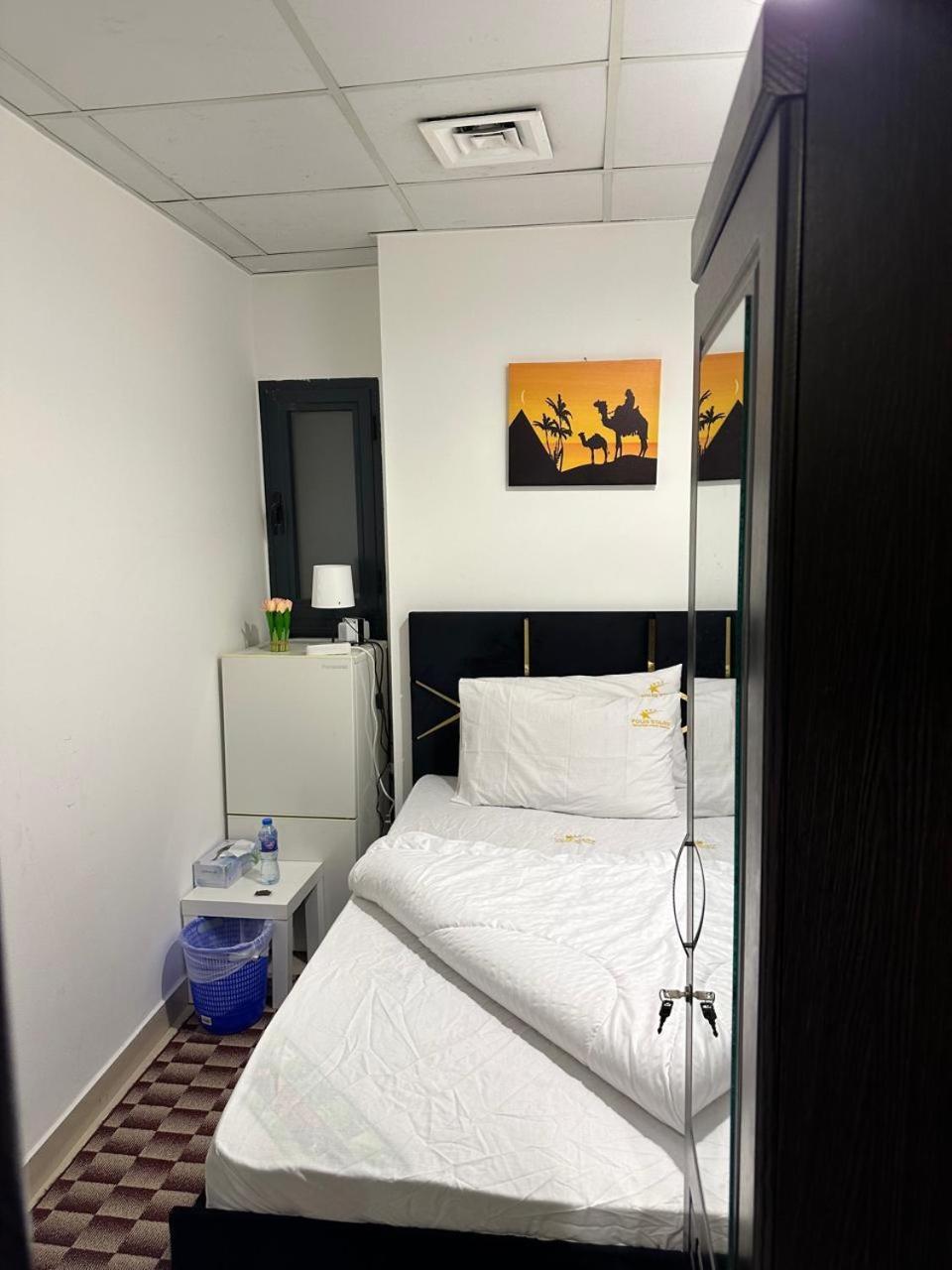 Four Stars Hostel دبي المظهر الخارجي الصورة