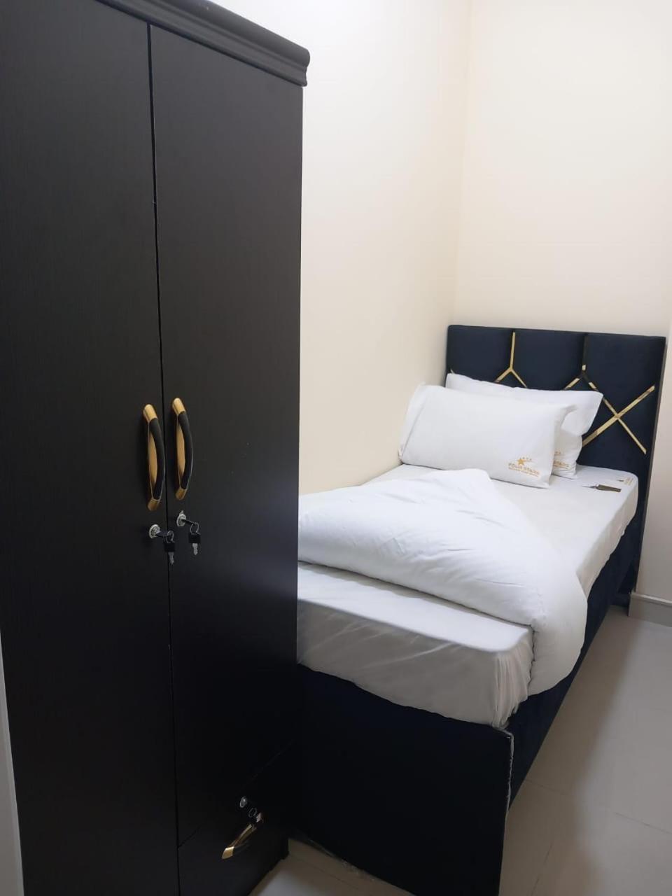 Four Stars Hostel دبي المظهر الخارجي الصورة